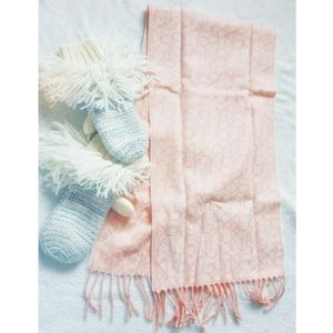 NWOT- Calvin Klein Scarf